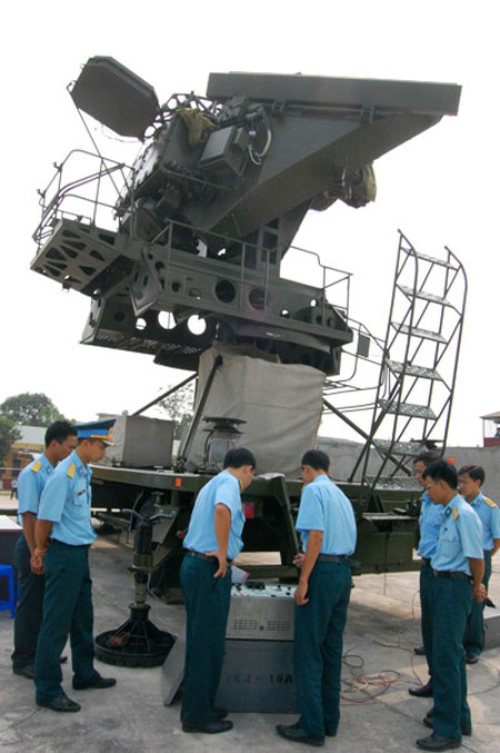 đài radar điều khiển hỏa lực SNR-125-2TM.