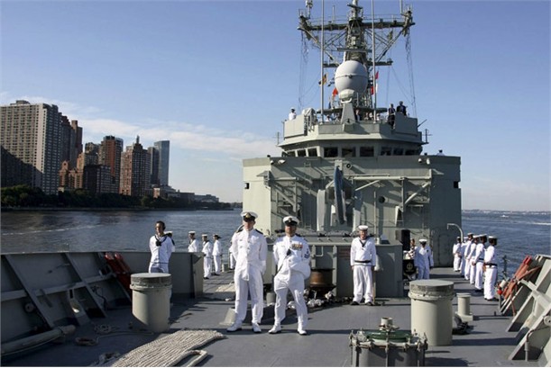 Hình ảnh đẹp tàu chiến HMAS Sydney của Australia sắp thăm Việt Nam