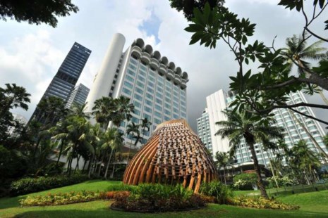 Khách sạn Shangri-la, nơi sẽ diễn ra đối thoại với sự tham gia của các bộ trưởng và phái đoàn cấp cao từ hơn 50 nước châu Á-Thái Bình Dương. Ảnh: STRAIT TIMES