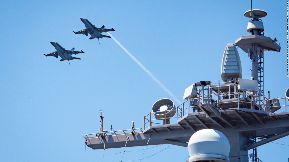 Cận cảnh hoạt động của Hải quân Mỹ tại Biển Đông