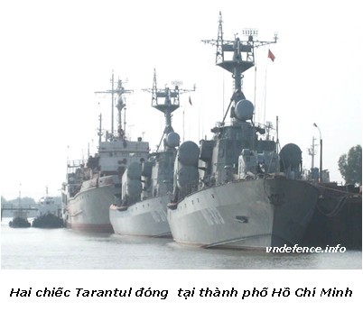 Hai chiếc Tarantil đóng tại Thành phố Hồ Chí Minh