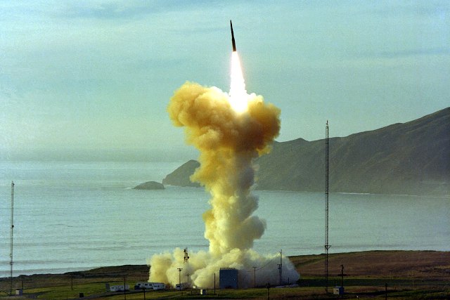 Tin tức tình hình Biển Đông trưa 05-05-2017: Đặt Triều Tiên trong tầm tấn công - Mỹ phóng thử tên lửa đạn đạo tầm ngắn