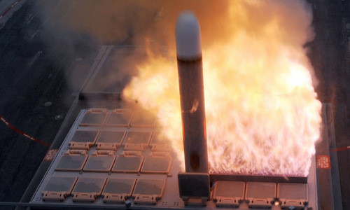 Tên lửa Tomahawk phóng từ bệ VLS Mk 41. Ảnh: USNI.