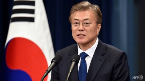 Tổng thống Hàn Quốc Moon Jae-in sẽ chọn phương án nào với Triều Tiên? Ảnh: AFP