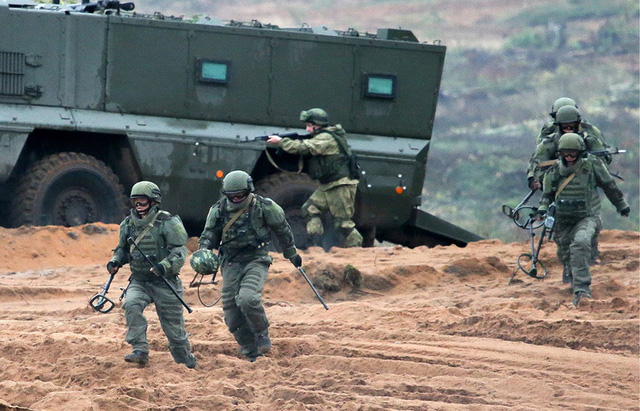 Nga bộc lộ sức mạnh quân sự trong tập trận Zapad - Ảnh 5.