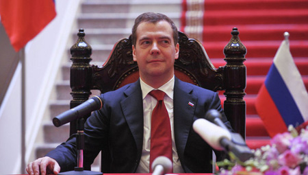 Thủ tướng Nga Dmitri Medvedev lạc quan với khả năng Nga quay lại Cam Ranh