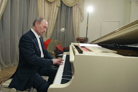 Tổng thống Vladimir Putin là người thích chơi đàn Piano