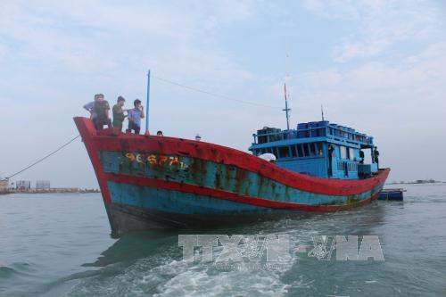 Tàu lạ nổ súng xối xả vào tàu cá Việt Nam, 1 ngư dân thiệt mạng