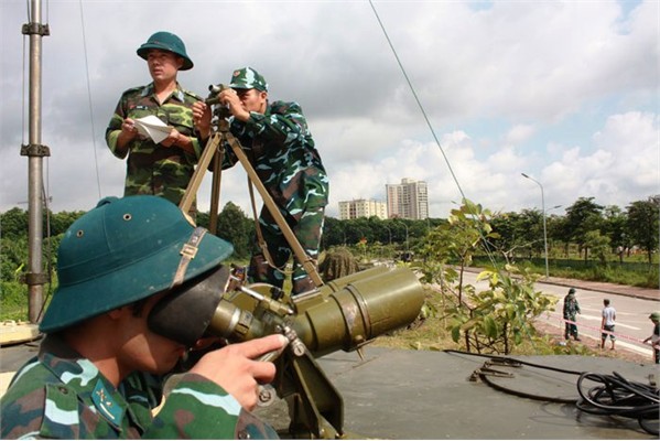 Pháo tự hành, tên lửa trực chiến bảo vệ Hà Nội dịp nghỉ lễ