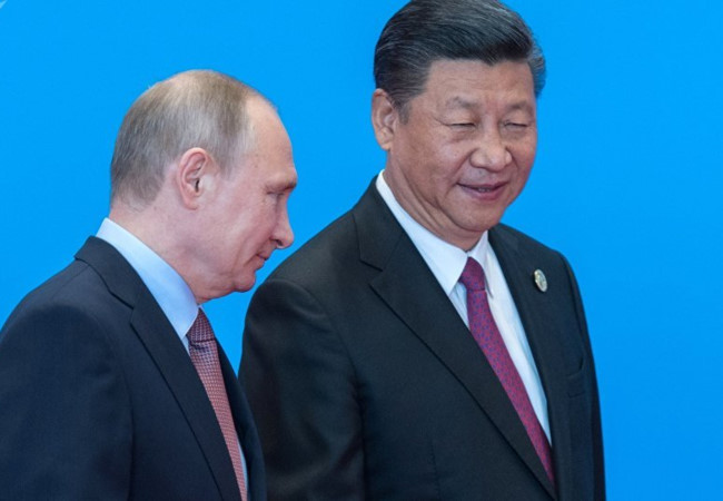 Nga-Trung Quốc đồng chí ngoài mặt, cảnh giác sau lưng