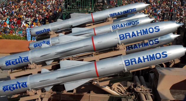 Tin tức tình hình Biển Đông tối 15-08-2017: Ấn Độ tập kết 21 vạn quân và tên lửa Brahmos nghênh chiến Trung Quốc
