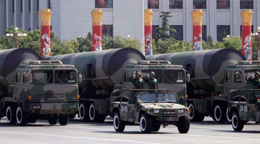 Trung Quốc vừa mở rộng kho hạt nhân vừa kết thân với Nga để dằn mặt Mỹ